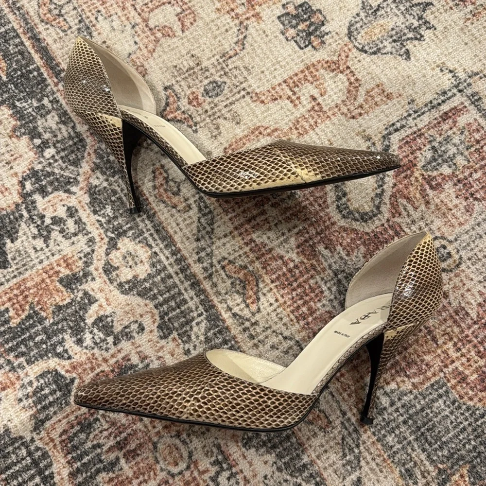 Authentic Prada Snakeskin Pointed Toe Pumps, Size 9.5 / IT 39.5 - Picture 11 of 12